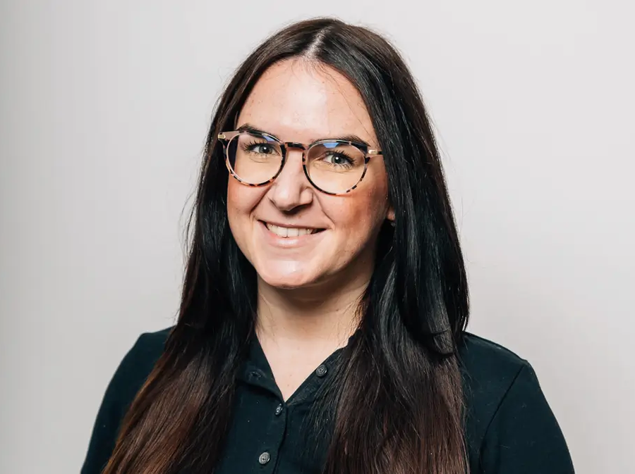 Portrait d’une employée de Gölzner GmbH.